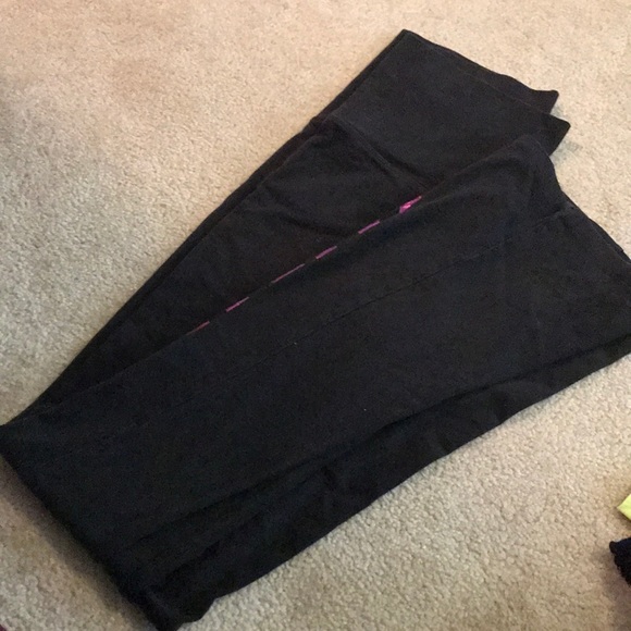 Victoria’s Secret yoga pants - Picture 1 of 2